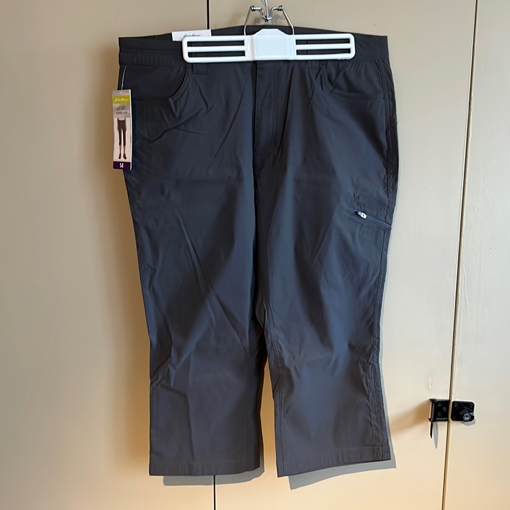 Eddie Bauer women’s Rainier Capri sz 14 dark smoke grey NWT breathable stretchy